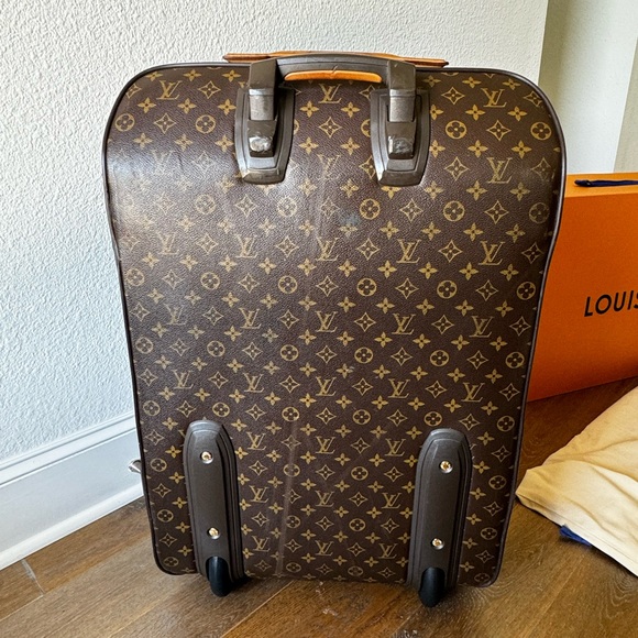 Louis Vuitton luggage - Picture 4 of 8